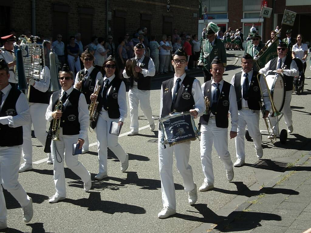 Schuetzenfest-Festzug-180701-013