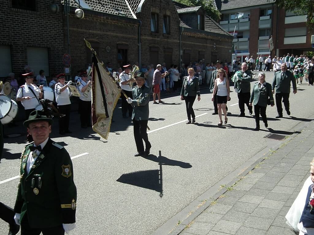 Schuetzenfest-Festzug-180701-019