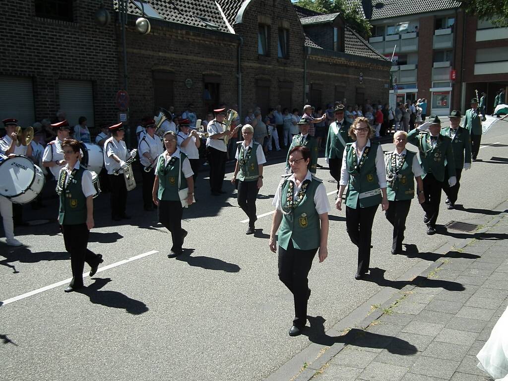 Schuetzenfest-Festzug-180701-042