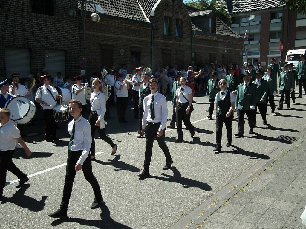 Schuetzenfest-Festzug-180701-048