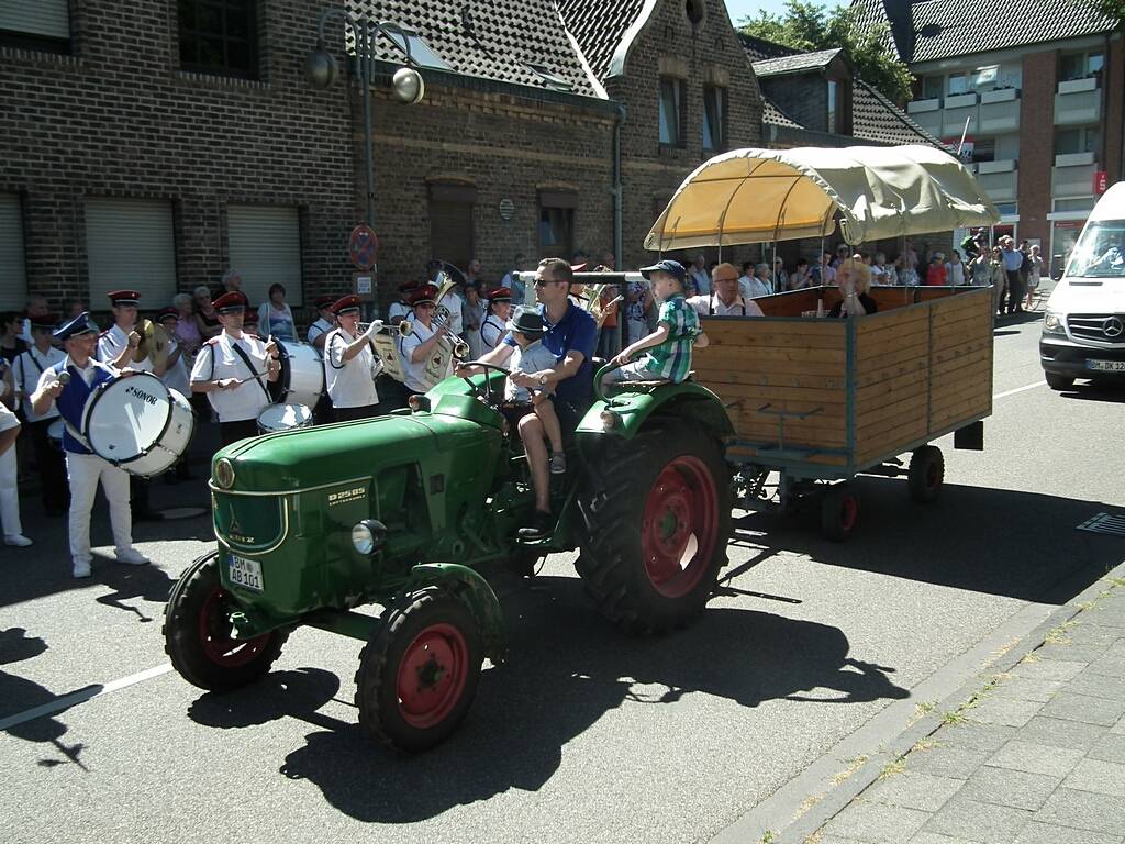 Schuetzenfest-Festzug-180701-053