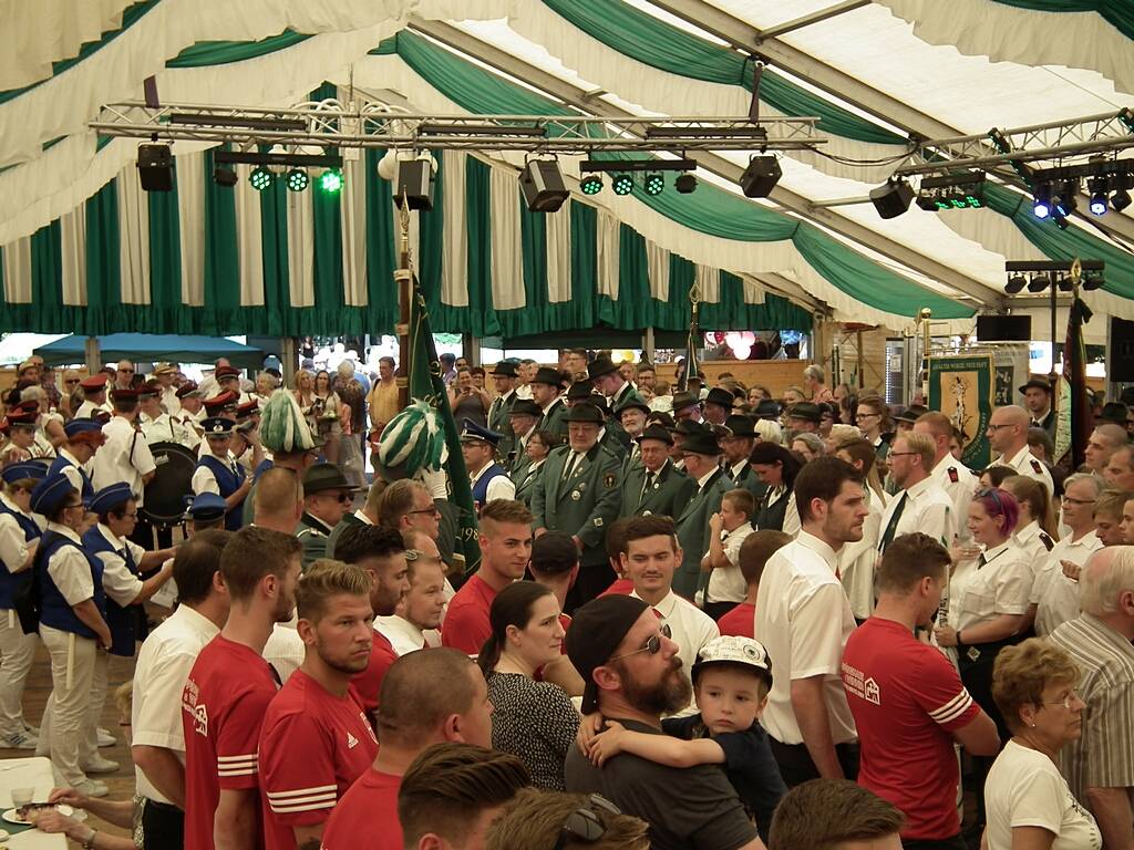 Schuetzenfest-Festzug-180701-061