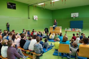 Kinderbuchautorin Barbara Zoschke in der Grundschule