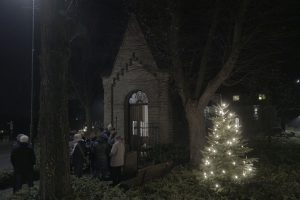 Weihnachtsbaum an der Kapelle @ Kapelle Oberdorf | Kerpen | Nordrhein-Westfalen | Deutschland