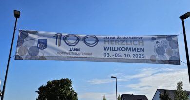 Blatzheim in blau weiß zum Tambourcorps-Jubiläum!
