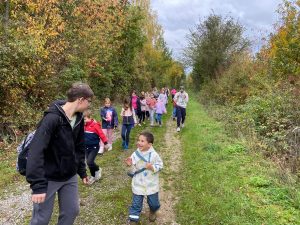 Gemeinsam stark – Hand in Hand durch die Natur