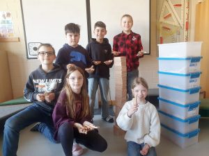 St. Kunibert finanziert Rechenhilfen für Grundschule