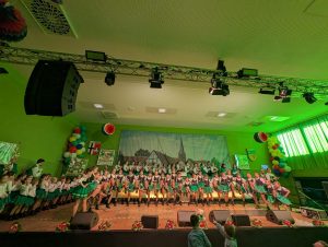 18 Tanzgruppen beim 2. Biwak der Knollebuure