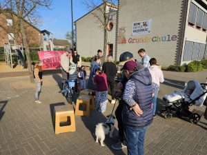 Coffee-Stop lud zum Klönen auf dem Schulhof ein
