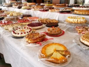 Wer kann Kuchen fürs Pfarrfest backen?