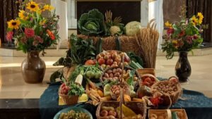 Auch 2026 ein bunter Gabentisch zum Erntedank